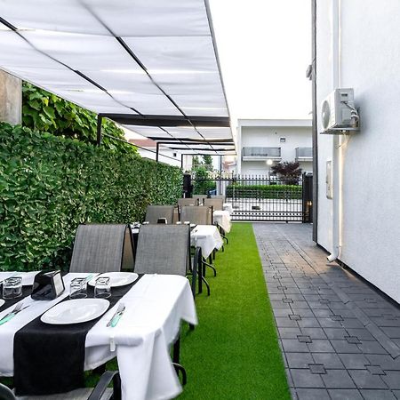 Apart-Hotel Prestige Ulcinj Exterior photo