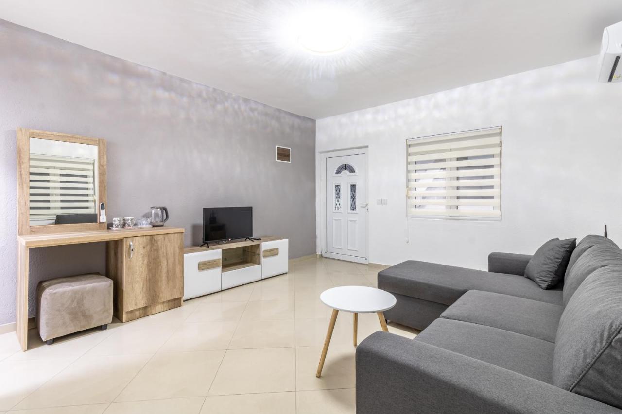 Apart-Hotel Prestige Ulcinj Exterior photo