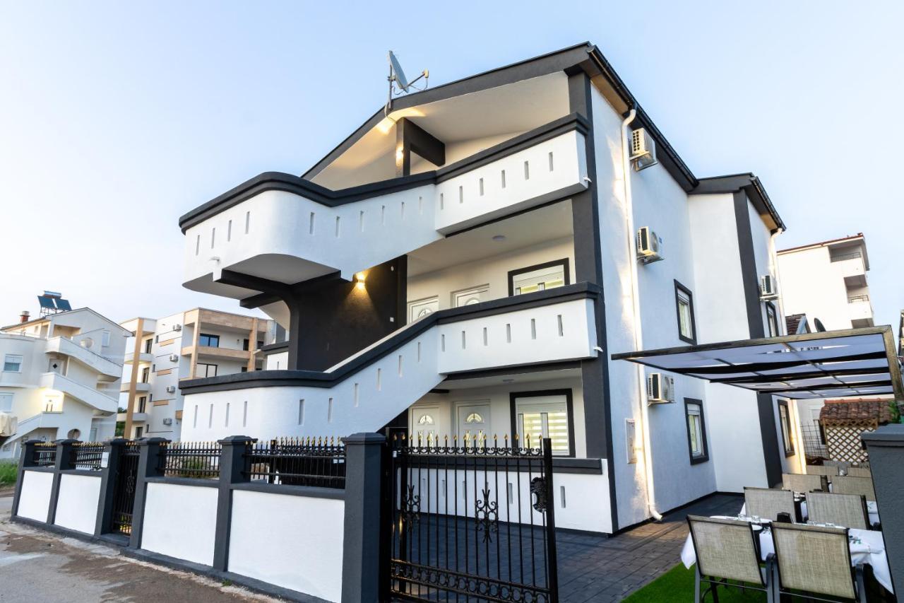 Apart-Hotel Prestige Ulcinj Exterior photo